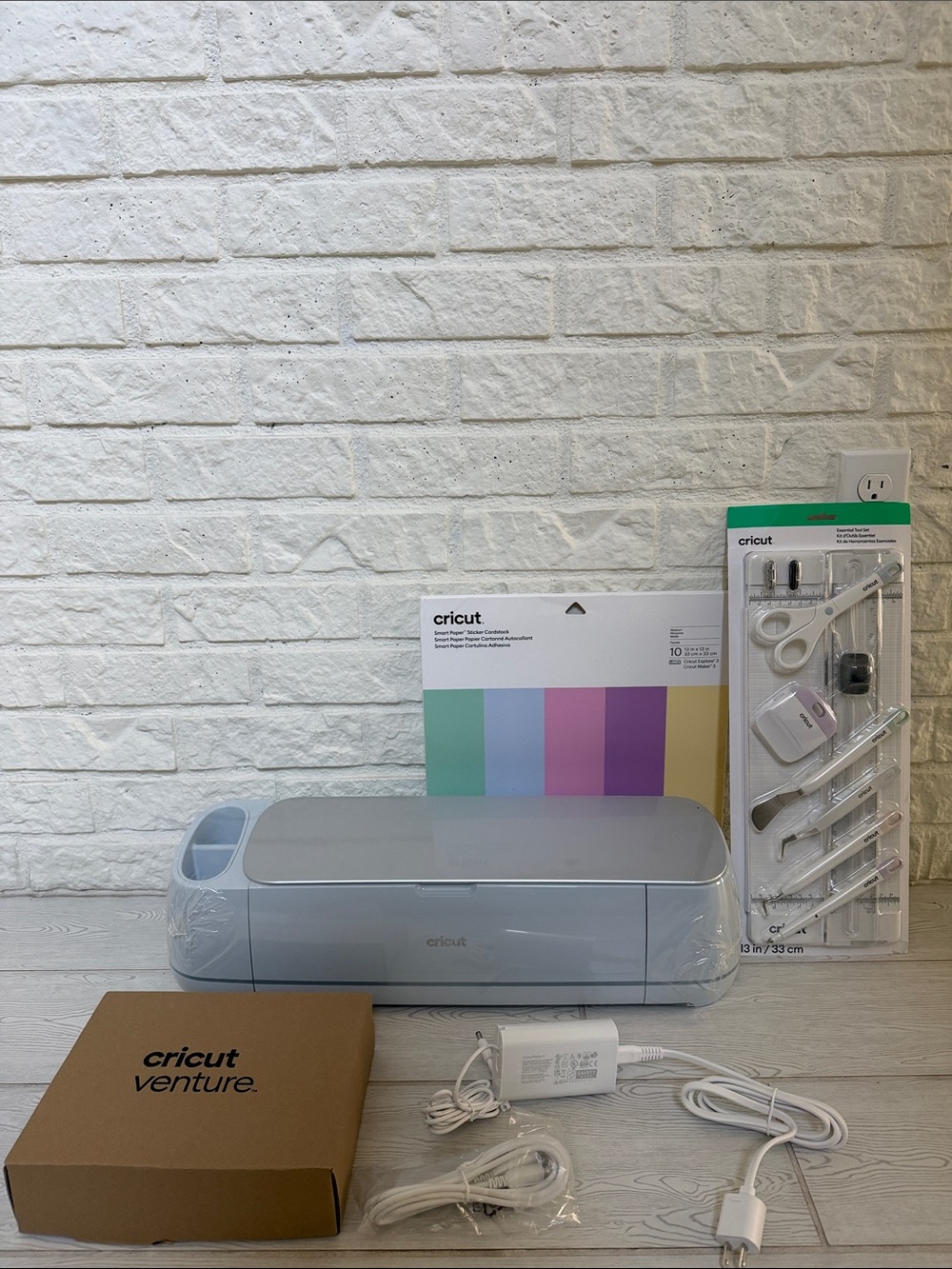 Cricut Cutting Machine with Pastel Accessories - Light Gray